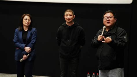 著名电影摄影师曹郁携新片《脐带》到我院进行学术交流_中央戏剧学院