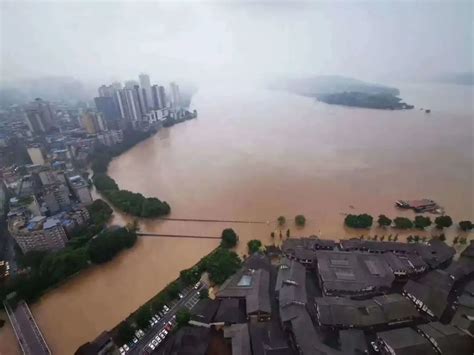重庆：洪水淹没朝天门码头门洞_新浪图片