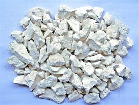 石灰石成分,石灰石的化学式,石灰水的作用,石灰乳对人体的危害_齐家网