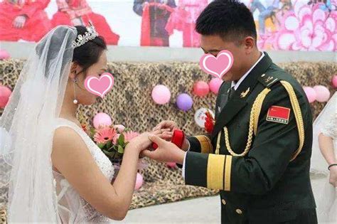 军校毕业生为军嫂补拍浪漫婚纱照 属于军嫂特有的浪漫