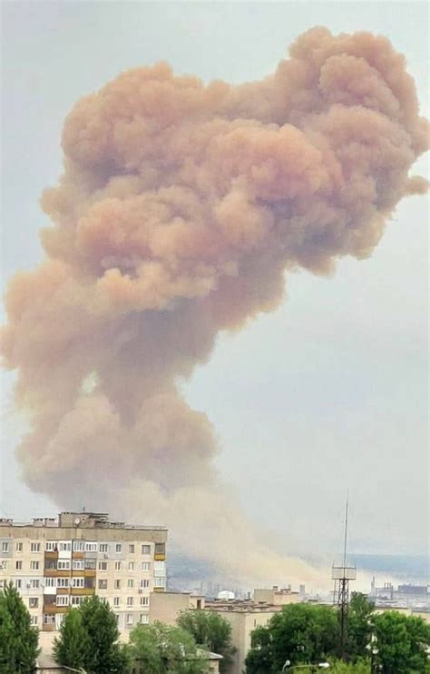 报告：俄军轰炸乌克兰化工厂 有毒气体扩散|爆炸|乌克兰|军队_新浪新闻