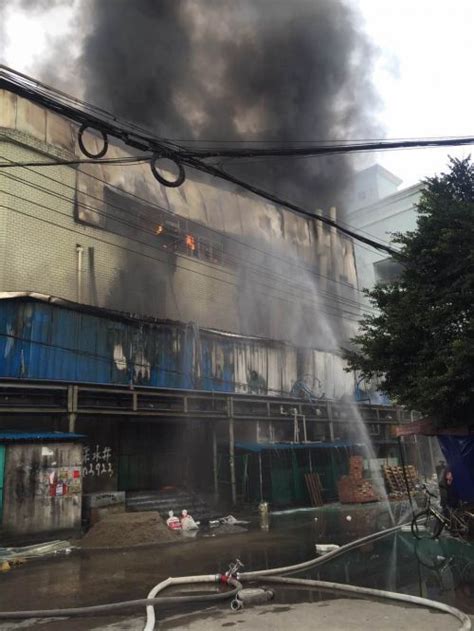 浓烟滚滚！温州一工业园区突发火灾 已接连两周起火-浙江新闻-浙江在线