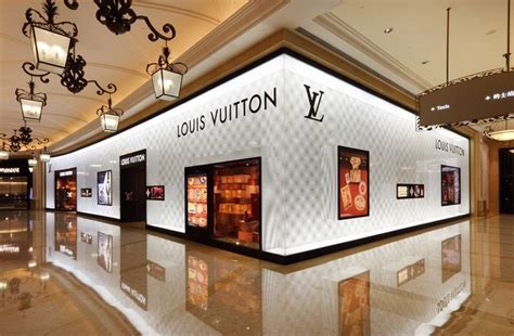 Louis Vuitton最新东京男士专卖店设计，黄色演绎lv独特的轻时尚 – 米尚丽零售设计网-店面设计丨办公室设计丨餐厅设计丨SI设计丨VI设计