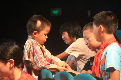 从汶川地震中走出来的小英雄林浩，曾发誓考清华，现在在做什么？__财经头条