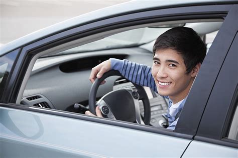司机,青少年,从外向里看,驾驶考试,驾驶座,学开车,方向盘,汽车内部,留白,新的,摄影素材,汇图网www.huitu.com