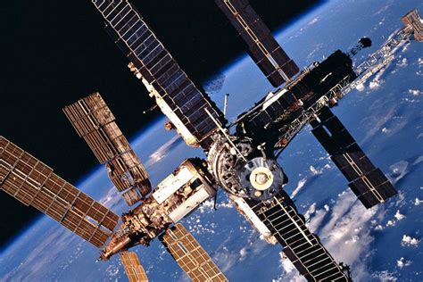 国际空间站,阳光光束,轨道运行,空间和天文学,卫星,宇航员,天文学,非凡的,太空旅行器,地球设计模板,汇图网www.huitu.com