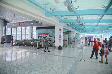 今天启用！厦门火车站新增高颜值换乘点，地铁BRT动车公交一体换乘！ - 封面新闻
