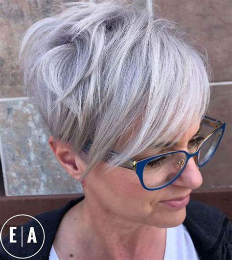 Stylish Pixie Do with Side Bangs 5 - 53 Awesome and Inspiring Short ...