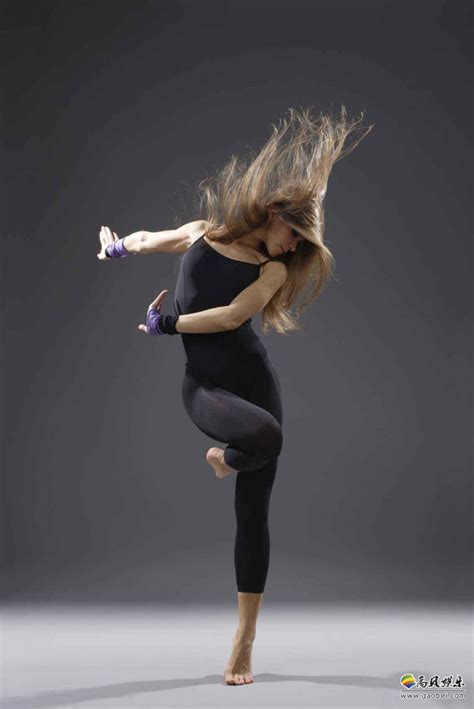 尊巴舞zumba教程南美热舞健身操塑形瘦身减脂排脂舞蹈1-82期