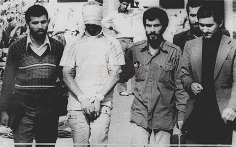 11月2日伊朗门事件被媒体曝光1986年：美国秘密军售伊朗赚1000万_武器