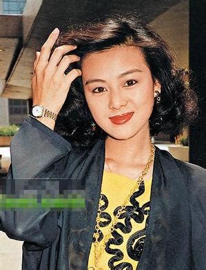 她是台湾最美熟女，霍建华的梦中情人，如今54岁依旧笑春风