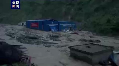 四川金阳县境内突发山洪致一工棚多人被困，已有3人被救出_凤凰网资讯_凤凰网