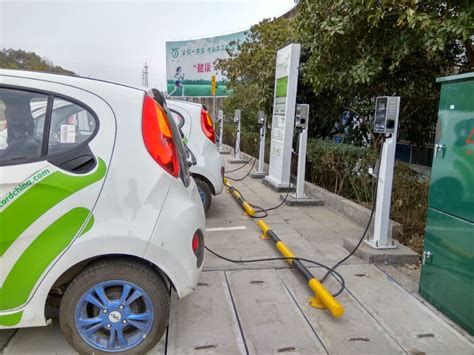 五年目标三年达成，杭城4000多个充电桩推动绿色_杭州艾参崴电力科技有限公司