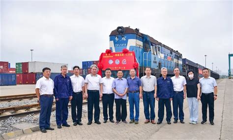 秦皇岛港开启河北省首列外贸多式联运铁路箱下水新模式