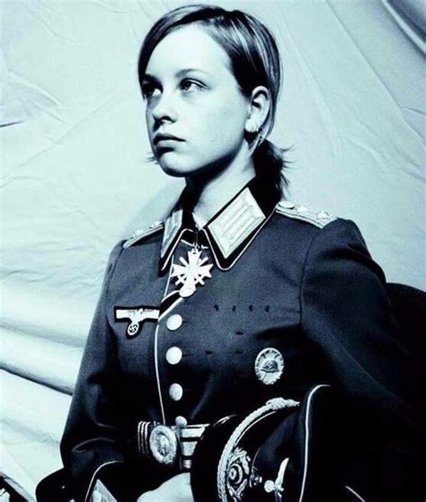 大量美照，德国女兵长发飘飘如女神一般，最后一张让人看了很动心|女兵|德国|长发_新浪新闻