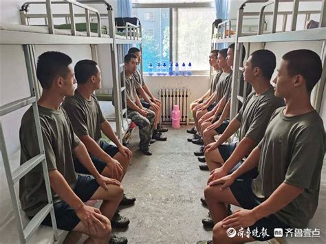 武警上海总队春季入伍新兵，授衔啦！_北京日报网