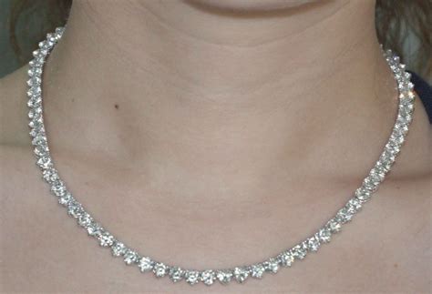 邦瀚斯纽约珠宝拍卖：奢华钻石项链，13.61ct钻石戒指 – 我爱钻石网官网