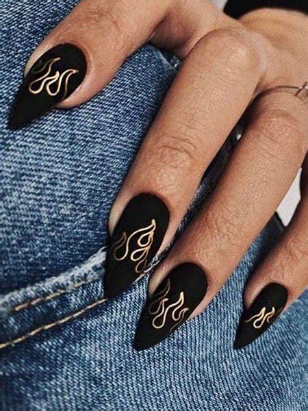 23 Black Nail Designs to Try in 2022 - The Trend Spotter