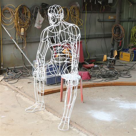 创意不锈钢镂空抽象人物金属雕塑大型城市园林公园落地装饰摆件-阿里巴巴