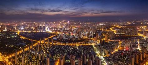 安徽省六安市主城区全景夜色-人民图片网