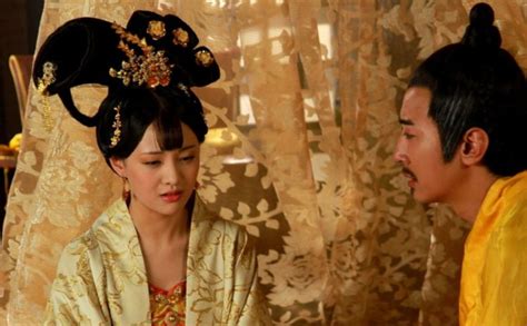 末代皇帝电影中的宫女为什么像日本艺妓？ - 知乎