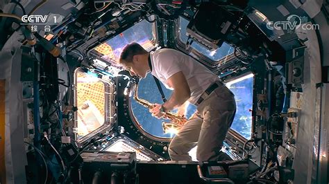 国际空间站一直有人吗：常有宇航员驻扎(科学家进行科研)-小狼观天下