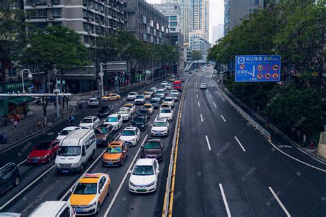 武汉城市交通阴天交通大智路俯视摄影图配图高清摄影大图-千库网