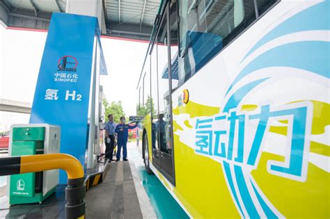 江苏首座油氢合建站正式投运 - 中国石油石化