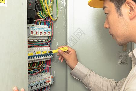 石家庄专业电工上门维修服务_电路维修电话_电工36524