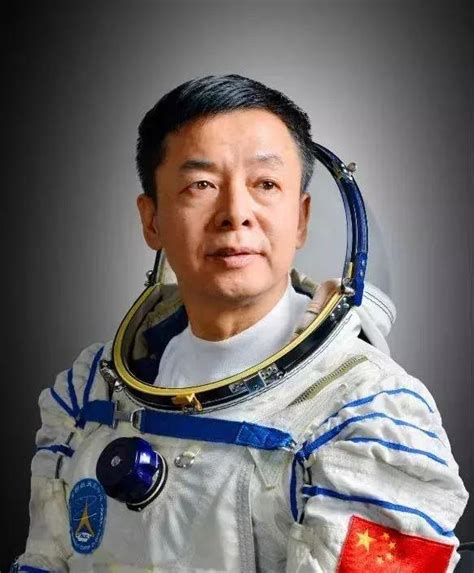 太空迎来中国“最励志航天员”：你好，邓清明！_飞天_梦想_备份