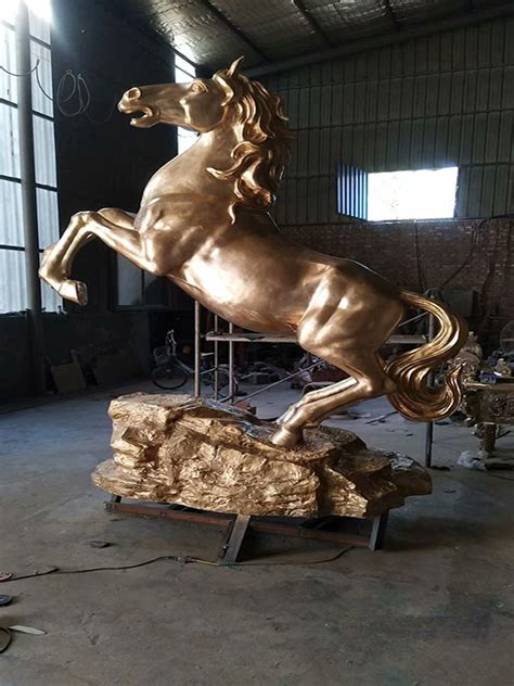 河南安阳：古朴的《商魂》雕塑，最高处的商王_河北翰鼎雕塑集团有限公司