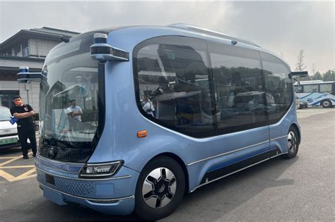 山东：自动驾驶公交车首次在菏泽亮相