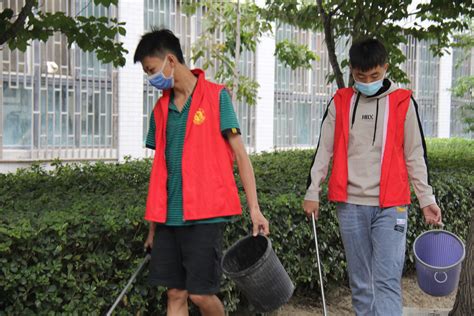镇宁：开展街道卫生打扫志愿服务活动