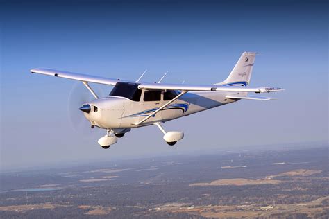 Cessna 172 Cessna Aircraft Cessna Cessna 172 Skyhawk | Images and ...
