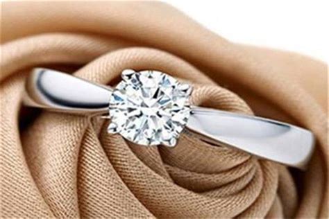 1克拉GIA证书圆形钻石H色VVS2净度3EX无荧光结婚钻戒送18K托6720 - 拍卖