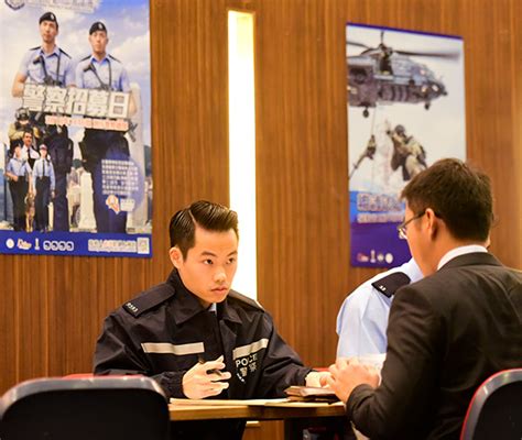 英籍香港警察：香港警队仍是“亚洲最佳”_时图_图片频道_云南网