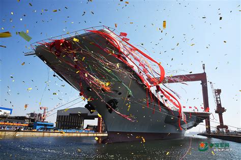 2017年4月26日，中国首艘国产航母下水 - 中国军网