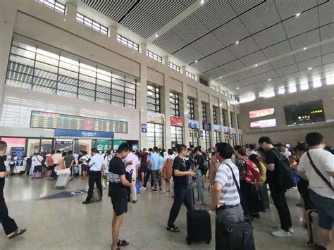 铁路大调图+暑运！这个夏天荆州火车站人气十足-新闻中心-荆州新闻网
