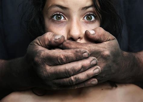 网络暴力自闭少女海报模板设计图__海报设计_广告设计_设计图库_昵图网nipic.com