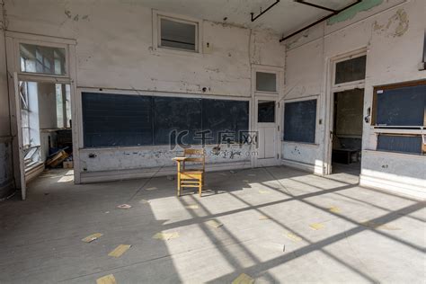 废弃教学楼,历史遗迹,建筑摄影,摄影素材,汇图网www.huitu.com