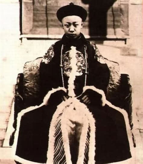 历史上的今天12月3日_1908年宣统溥仪登基大赦天下。