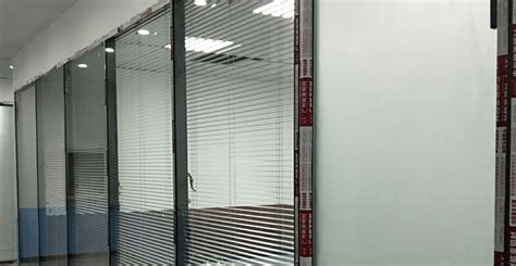 不同材质的西安玻璃隔断存在一定的区别_办公高隔间_办公室玻璃隔断墙_活动玻璃隔断厂家-博尔隔墙