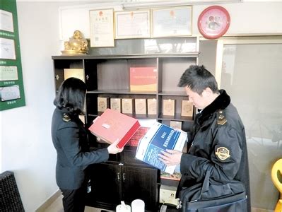 广州番禺有支“大妈护卫队”防保健品圈套坑骗老人