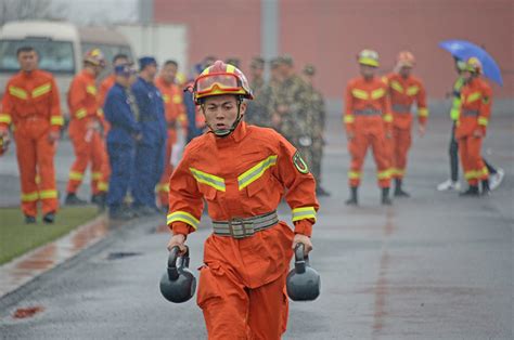 衢州百名编外消防员迎“大考”_衢州频道