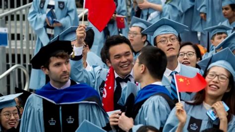 今日中国-- 出国留学：从“没得选”到“择校上”