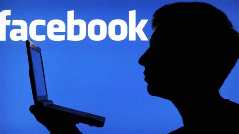 脸书FACEBOOK是什么？和微信的区别在哪里？-三维推