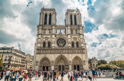 巴黎圣母院是什么建筑-