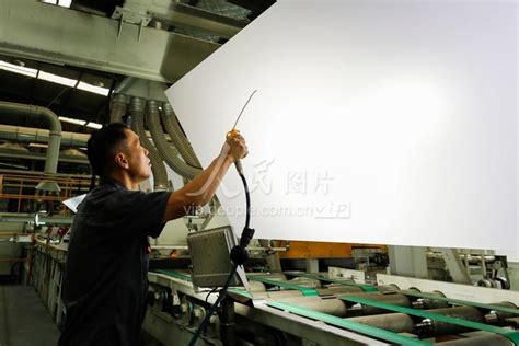 江苏泗阳：企业订单生产忙-人民图片网