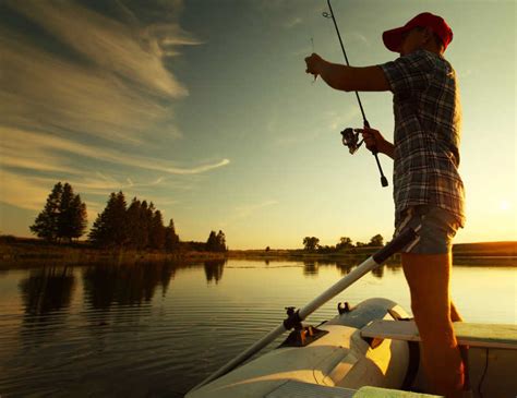 夏天钓鱼应该钓深水还是浅水-百度经验