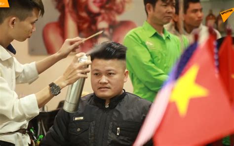 越南理发店特色服务，只需花费80块，整套流程行云流水__凤凰网